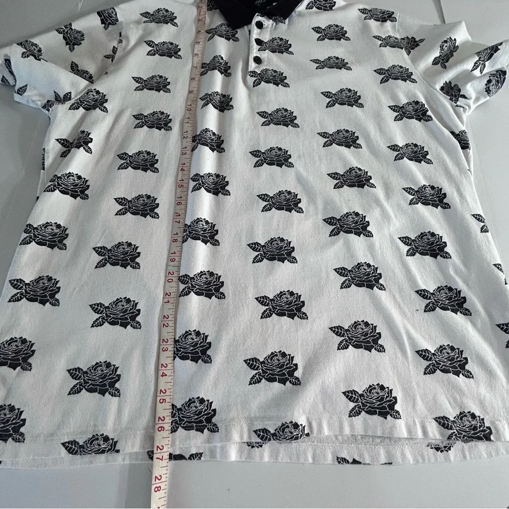 Forever 21 Men’s Polo Shirt XL White Black Rose Print Short Sleeve Collared - Picture 5 of 7